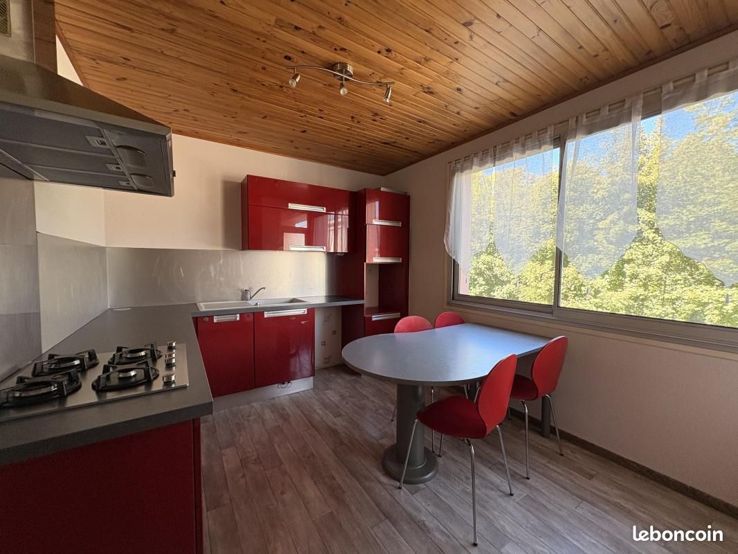 Appartement 3 pièces 74 m² · à Le Puy-en-Velay · 74 m² · 695 €/mois