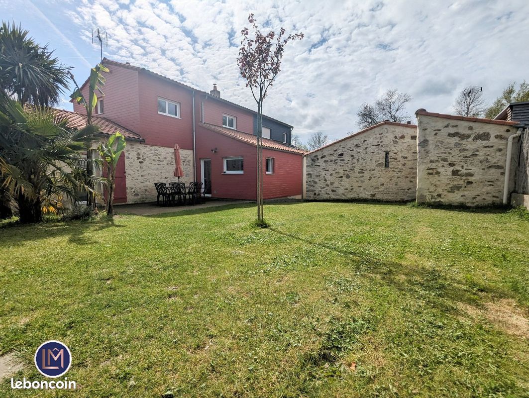 Maison 6 pièces 123 m² · à Montbert · 123 m² · 329 500 €