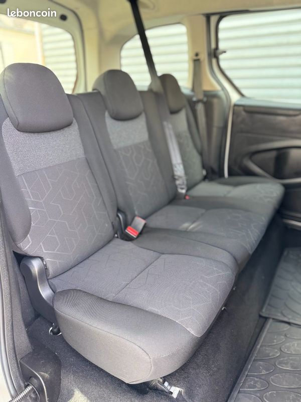 Peugeot Partner Tepee 1.6 Blue-HDi 100CH Active (image 17)