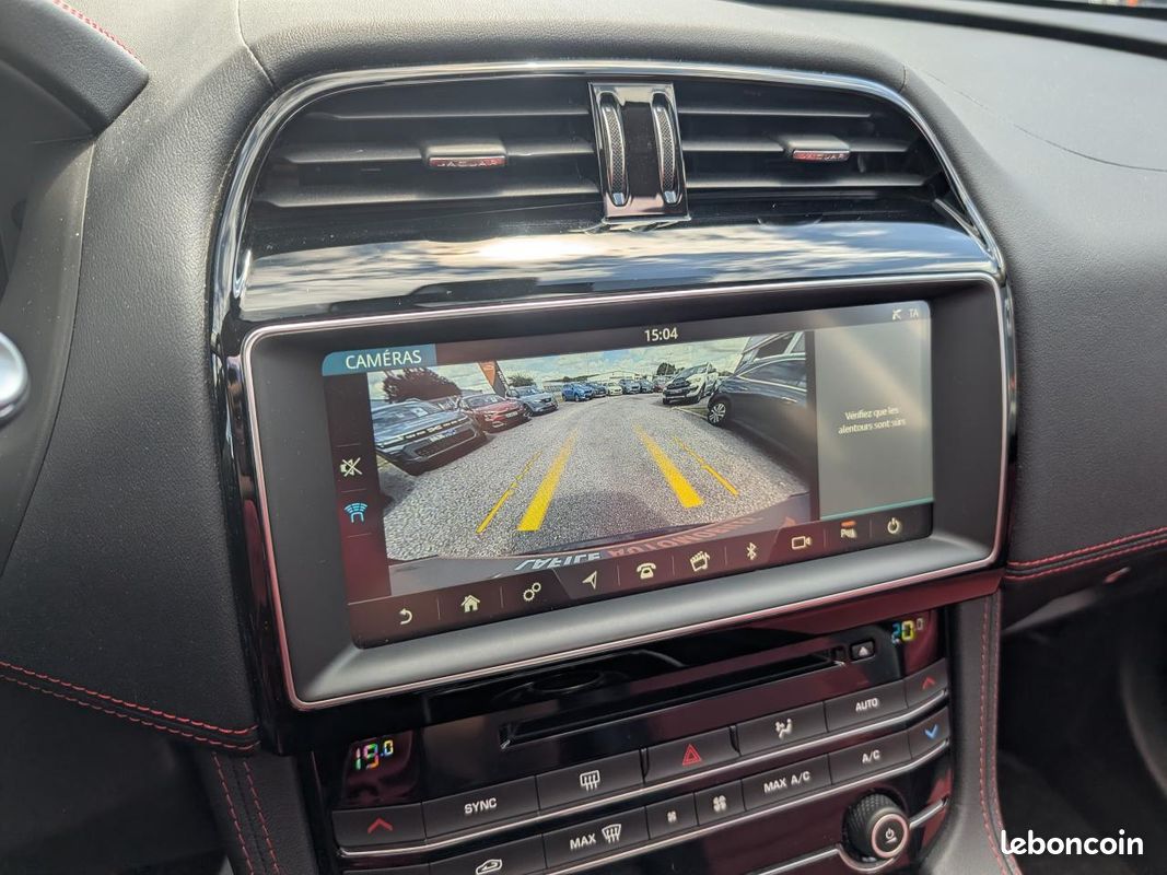 JAGUAR F-PACE 2.0 D - 180 - BVA - - AWD Chequered Flag (image 23)