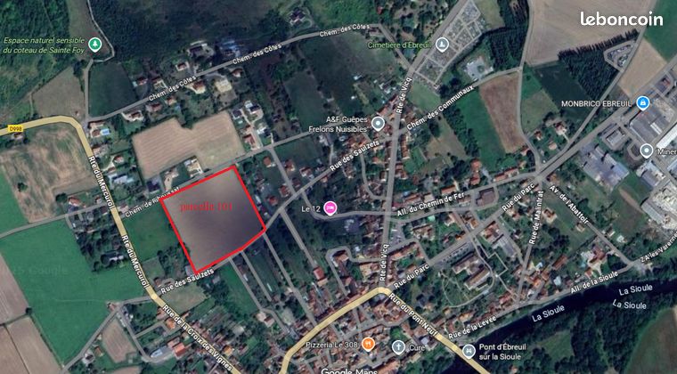 Terrain constructible 24350m² à Ebreuil