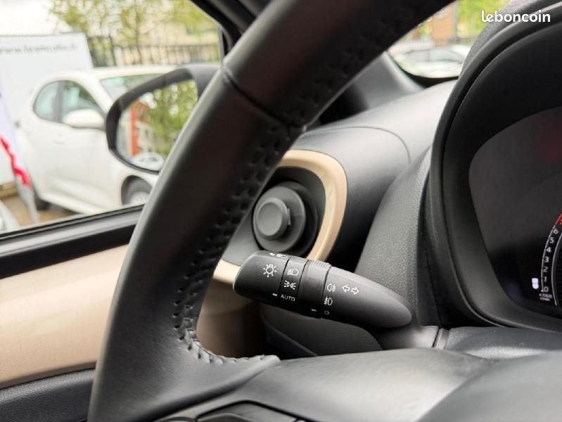 Toyota Aygo X 1.0 VVT-i 72ch Design S-CVT MY23 (image 27)