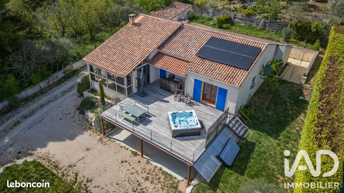 Maison 6 pièces 142 m² · à Valensole · 142 m² · 1 500 €/mois