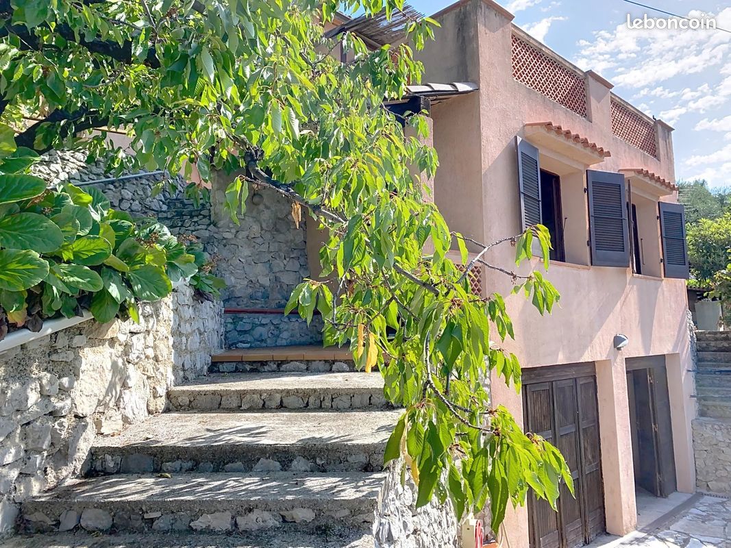 Maison 5 pièces 145 m² · à Peille · 145 m² · 472 500 €