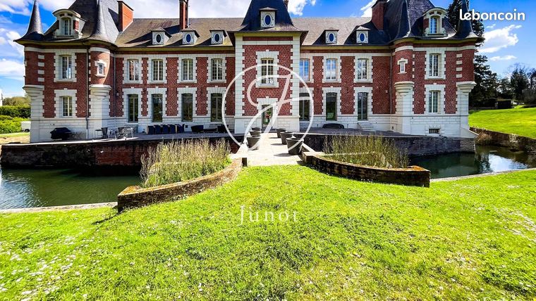 Chateau 16 pièces 1200 m²