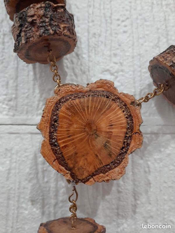 Chapelet en rondins de bois (image 3)