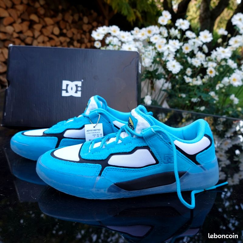 Sandales NAF NAF Bleues Pointure 39 - Neuves Avec Emballage