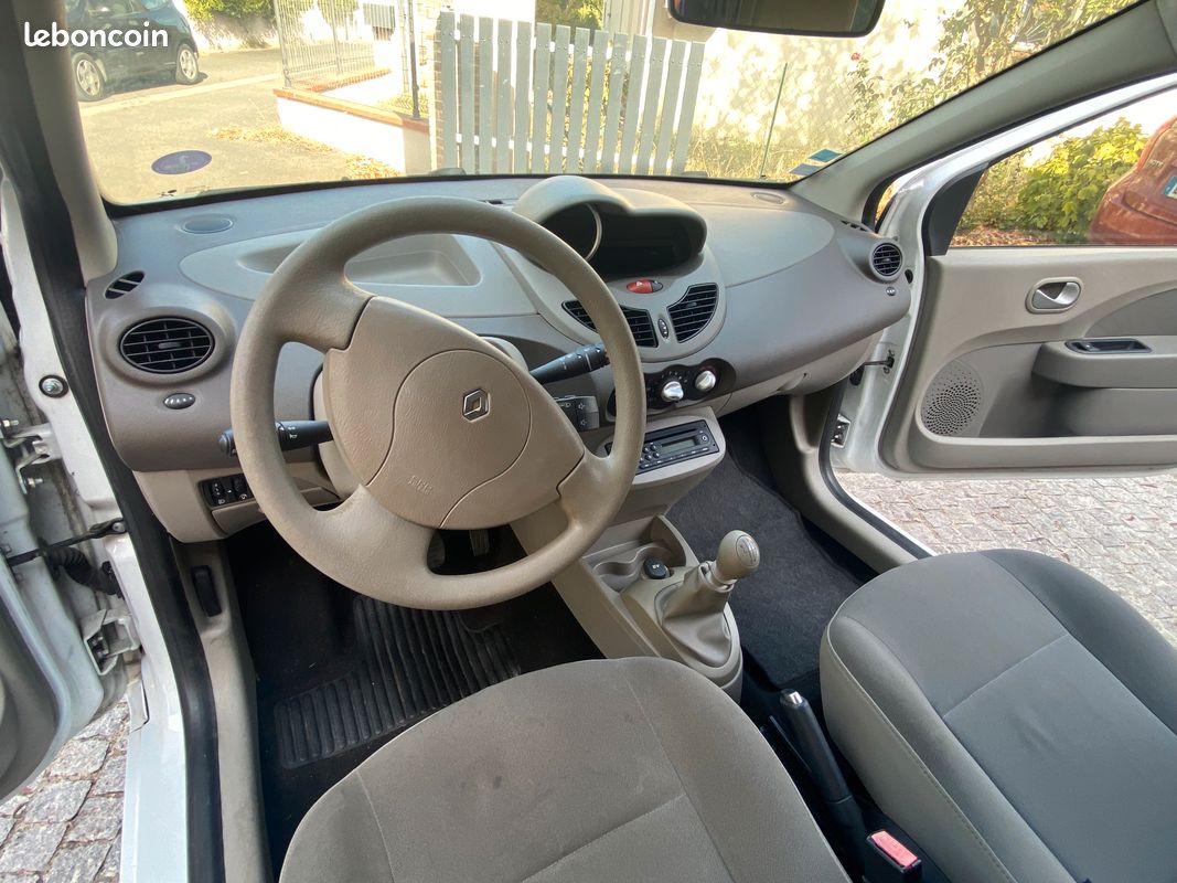 Renault Twingo II 1.2 16V 75 ch Expression – 2011 – 40 640 km (image 1)