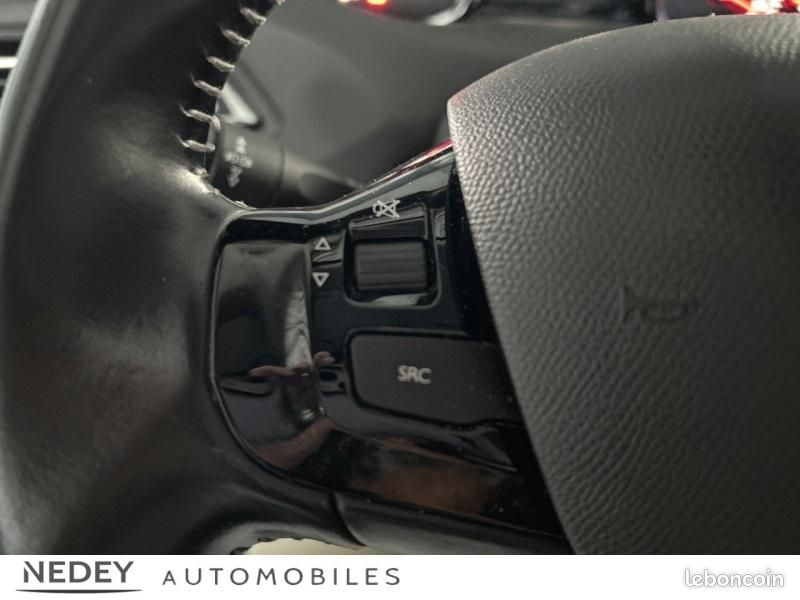 Peugeot 308 1.2 PureTech 130ch S&S Allure (image 24)