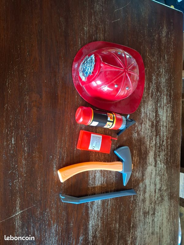 Panoplie pompier pour petit (image 1)