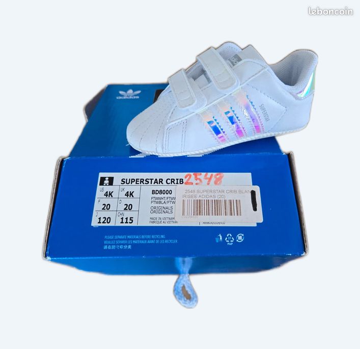 Baskets Adidas Superstar Crib taille 20 Chaussures