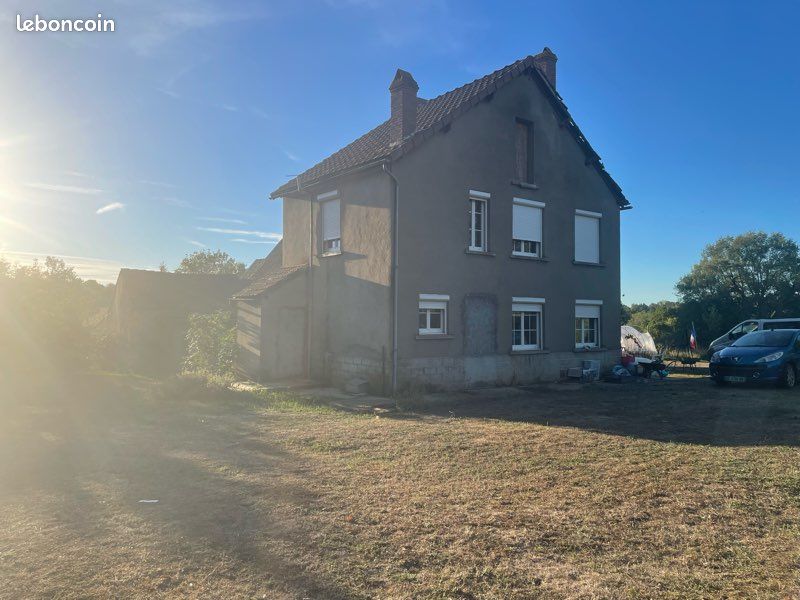 Maison 9 pièces 180 m² · à Bélâbre · 180 m² · 166 000 €
