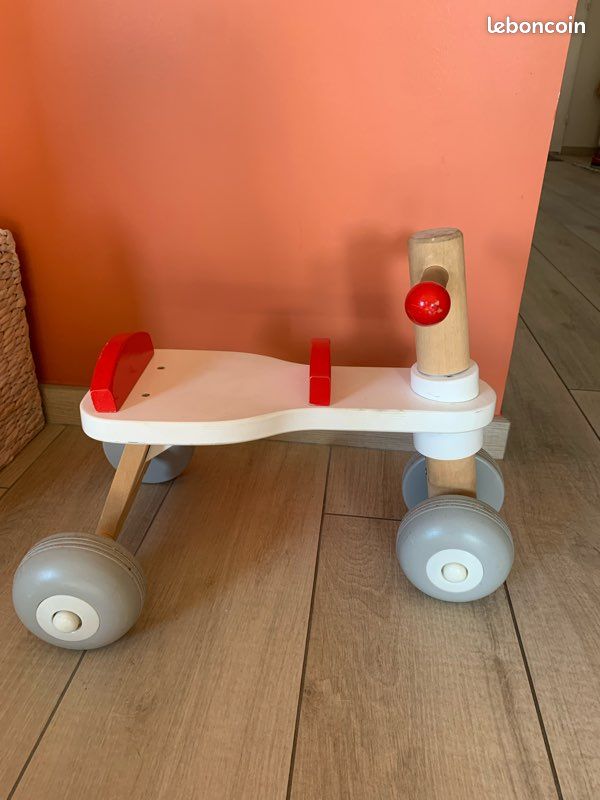 Tricycle en bois (image 1)