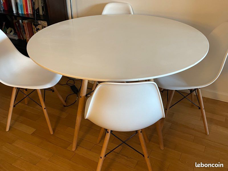 Table blanche SKLUM (image 1)