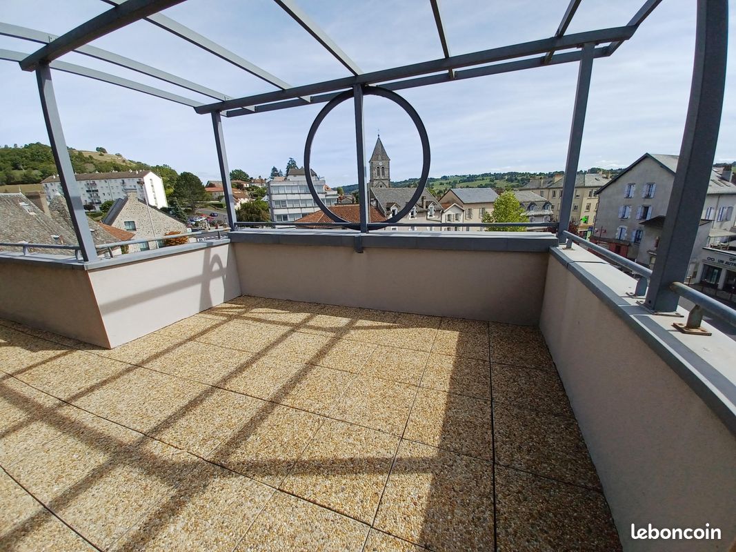Appartement 3 pièces 74 m² · à Arpajon-sur-Cère · 74 m² · 965 €/mois