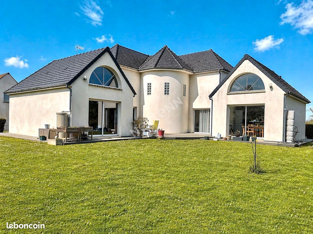 Maison 7 pièces 240 m² · à Luzarches · 240 m² · 699 000 €