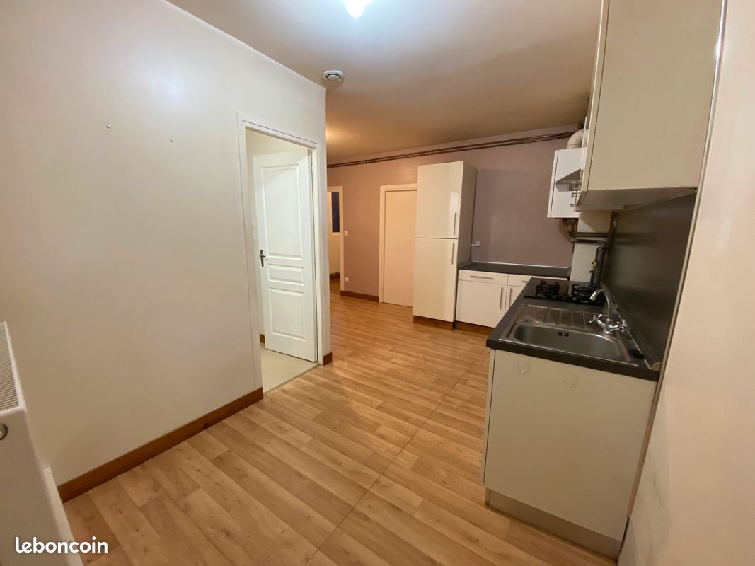 Appartement 3 pièces 50 m² · à Moulins · 50 m² · 490 €/mois