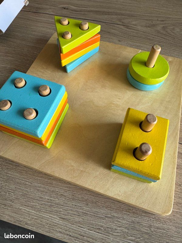 Jeu encastrable en bois (image 1)