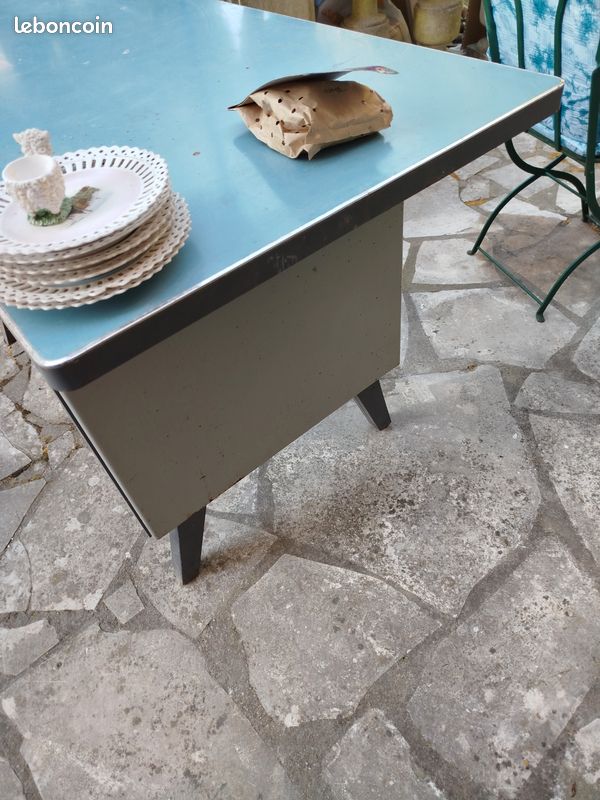 Bureau métallique (image 3)