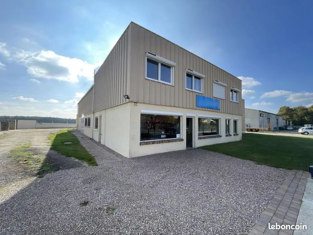 Local commercial 1 pièce 943 m² · à Évreux · 943 m² · 5 344 €/mois