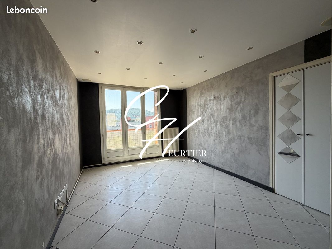 Appartement 3 pièces 60 m² · à Échirolles · 60 m² · 99 000 €
