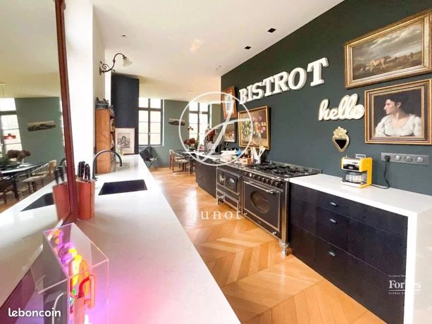 Château 8 pièces 450 m²