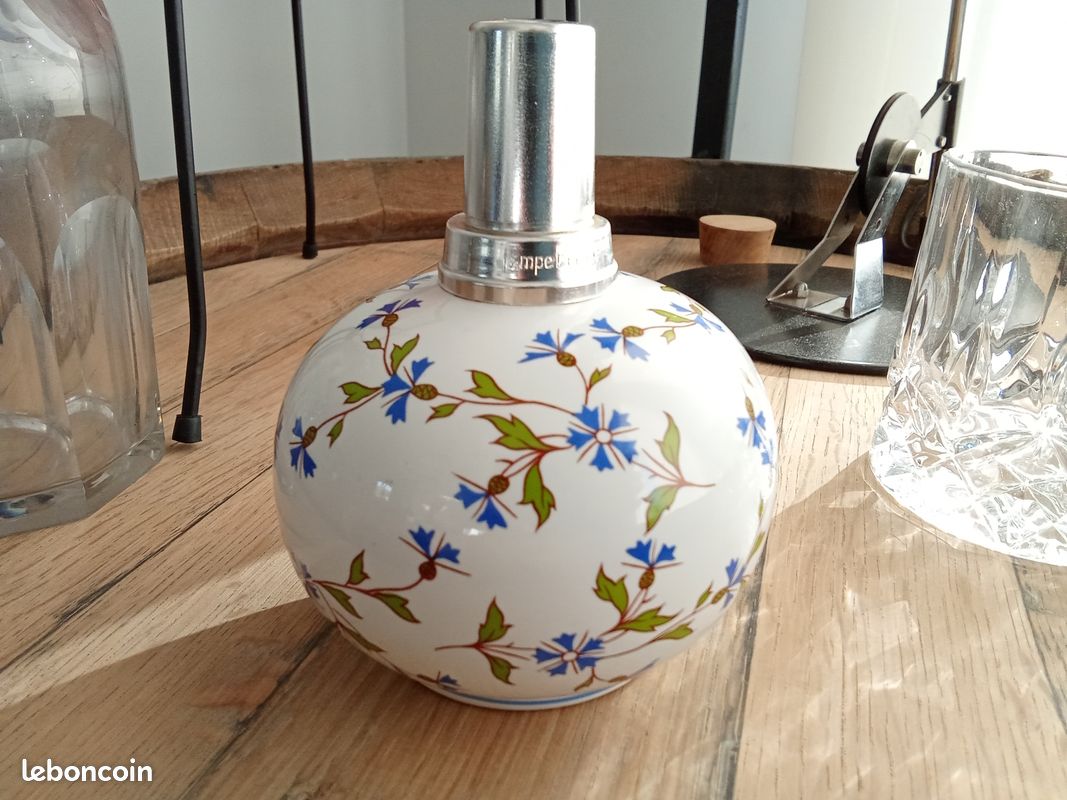 Porcelaine 3 Pièces Décor Au Barbeaux époque Fin Du 18e Siè