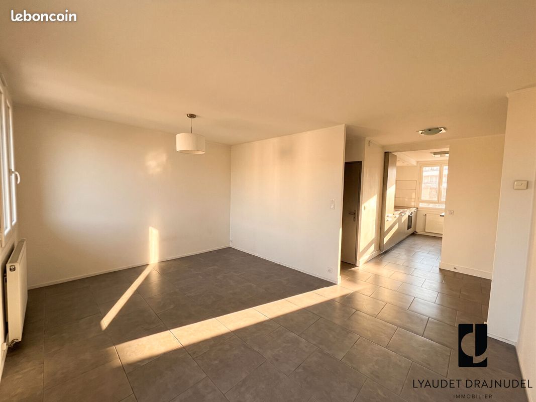 Appartement 3 pièces 61 m² · à Roanne · 61 m² · 620 €/mois