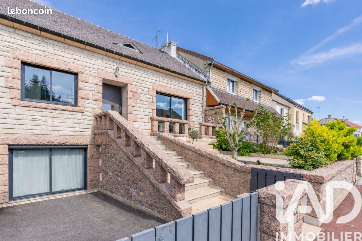 Maison 7 pièces 200 m² · à Clamart · 200 m² · 1 090 000 €