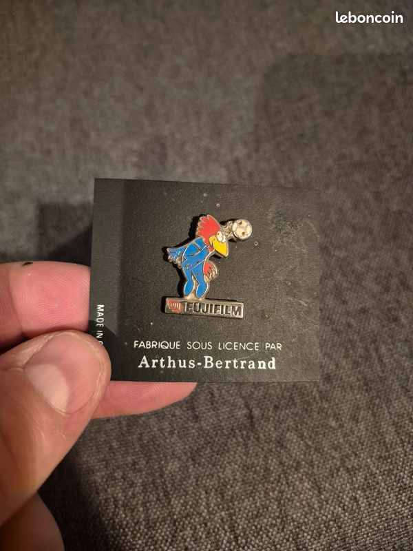 Lot De 2 Pin's France 98 - Footix Coupe Du Monde - Football - Occasion