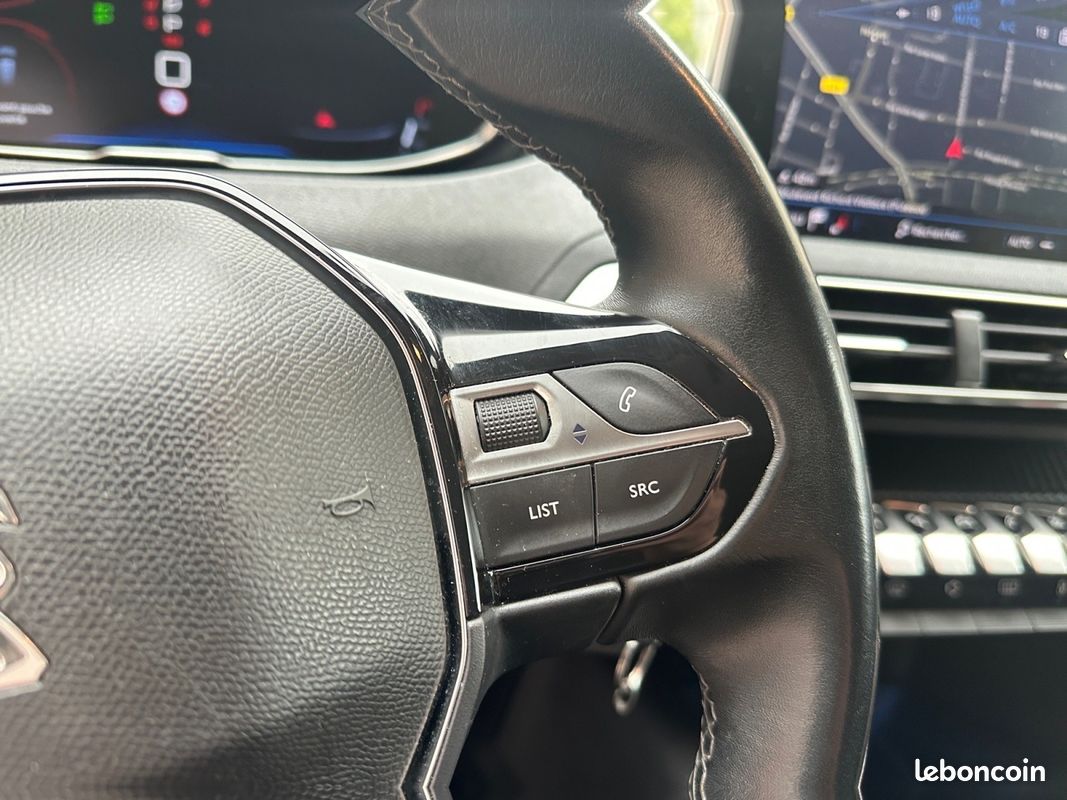 PEUGEOT 5008 PureTech 130ch SS EAT8 Active (image 25)