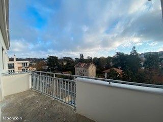 Appartement a louer tassin-la-demi-lune - 4 pièce(s) - 96 m2 - Surfyn