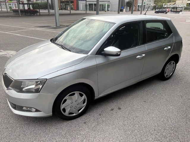 Skoda fabia iii 1,4 tdi 90 ambition Voitures