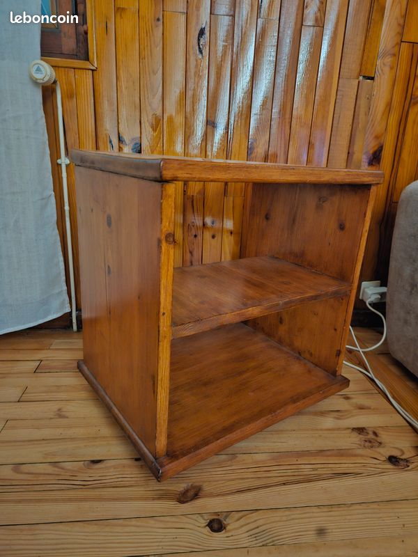 Petit meuble TV en bois massif sur roulettes (image 2)