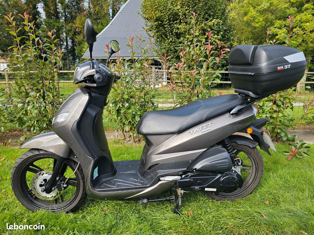 Scooter Peugeot 125 tweet (image 1)