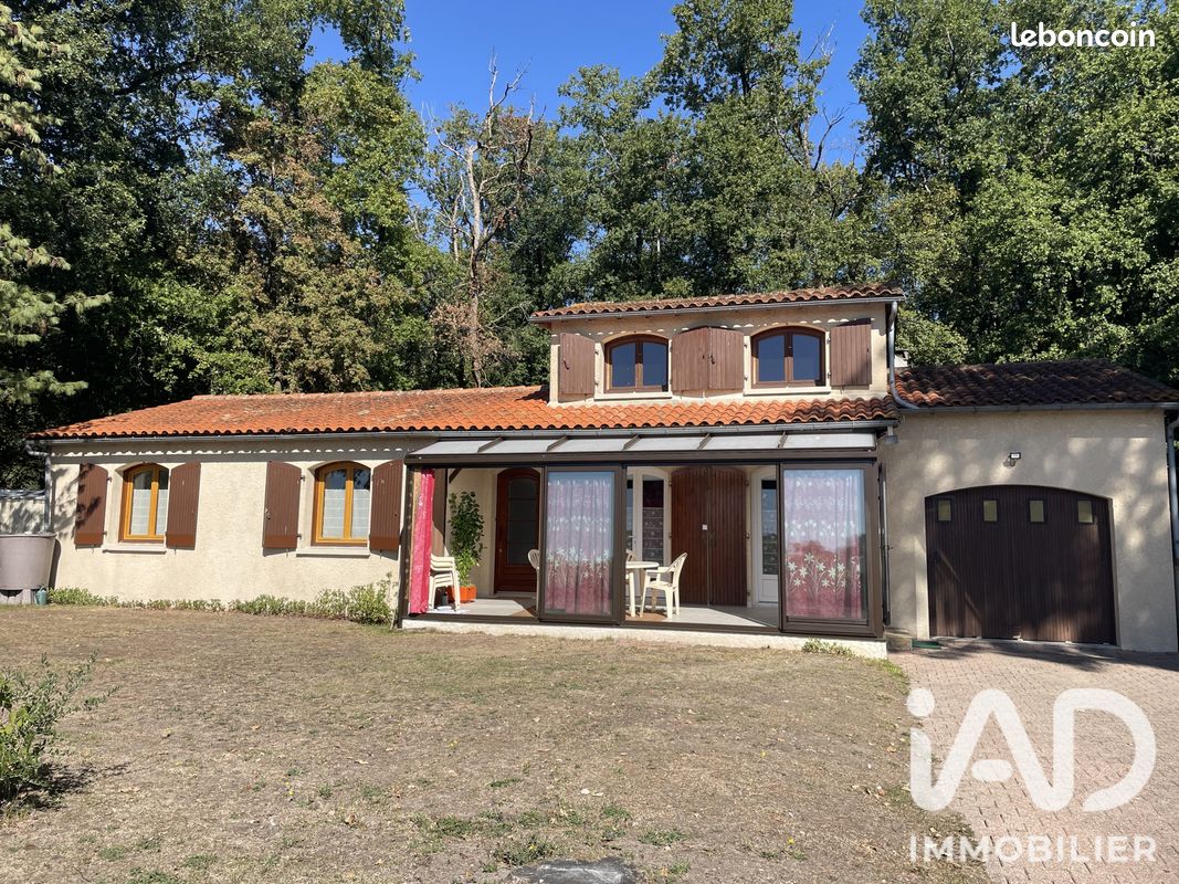 Maison 3 pièces 112 m² · à Jarnac-Champagne · 112 m² · 159 000 €