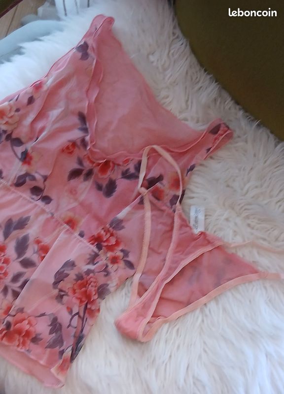 Lingeries. Haut et string.neufs 38/40 (image 5)