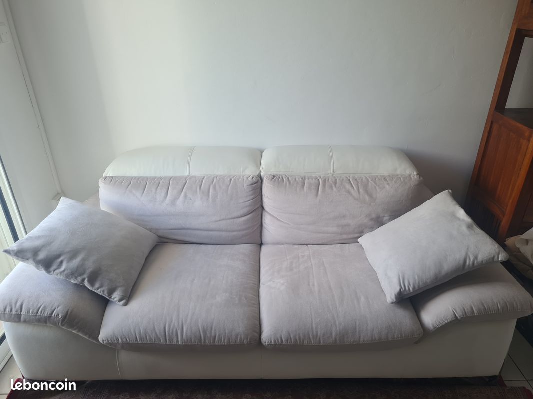 Vend fauteuil Crozatier cuir avec 2 coussins (image 1)