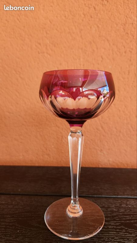 8 Verres à Vin Val Saint Lambert – Cristal Taillé Violet Pétale, 18 Cm