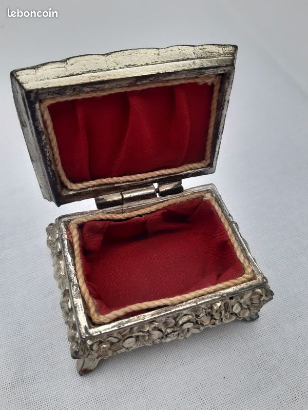 ROUE DE TRAÇAGE Dritz avec poignée en bakélite vintage EUR 13,96 ROUE DE TRAÇAGE Dritz avec poignée en bakélite vintage EUR 13,96
