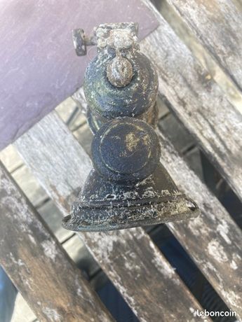 Lot De Lampes Vélo à Carbure (acétylène) Anciennes - Vintage, Avec Selle Et Pompe Impero