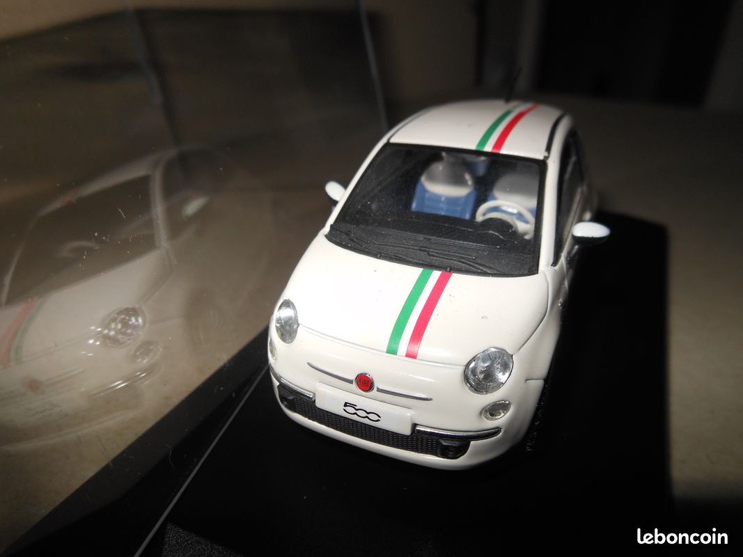 Horloge Miniature Fiat 500 WRC-07, Design Voiture Italienne, Fabrication Française