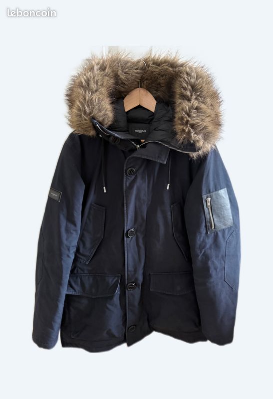 Parka The Kooples Capuche fausse fourrure et couleur bleu foncé