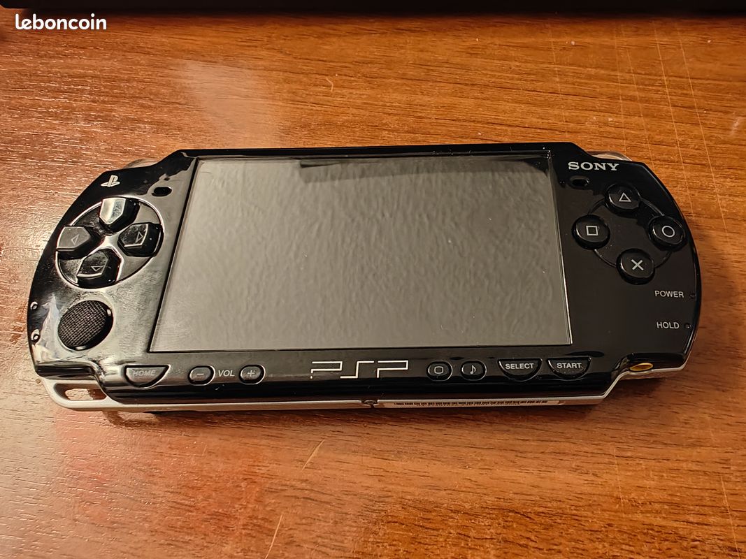 Pochette Pack Complète Pour PSP Slim – Chargeur, Film écran, Coque – Couleur Bleu – Neuf