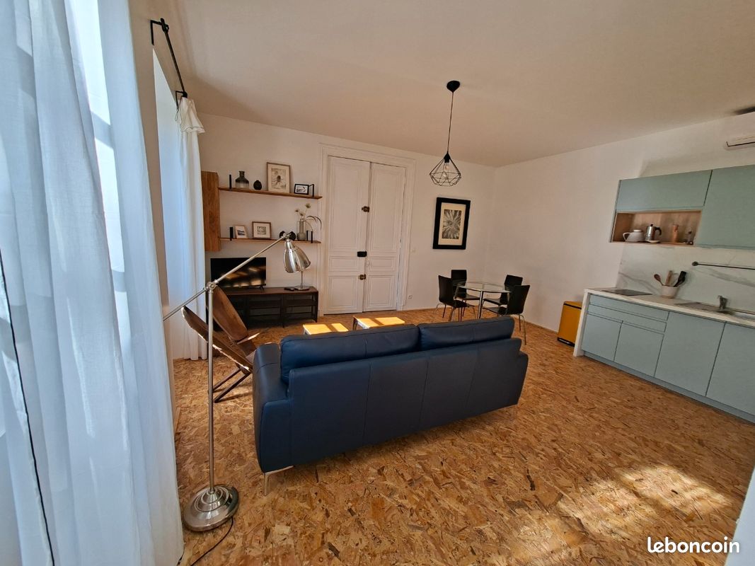 Appartement 1 pièce 37 m² · à Bourg-Saint-Andéol · 37 m² · 590 €/mois