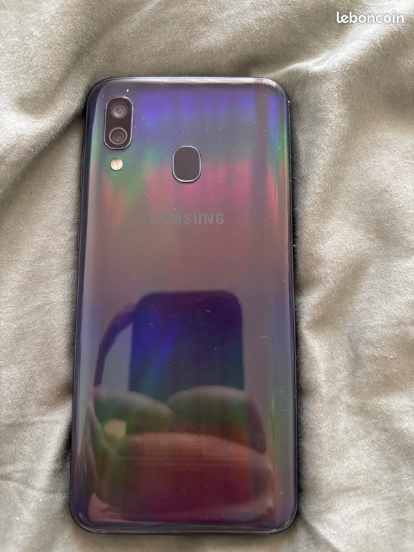 Samsung Galaxy A40 état neuf (image 4)