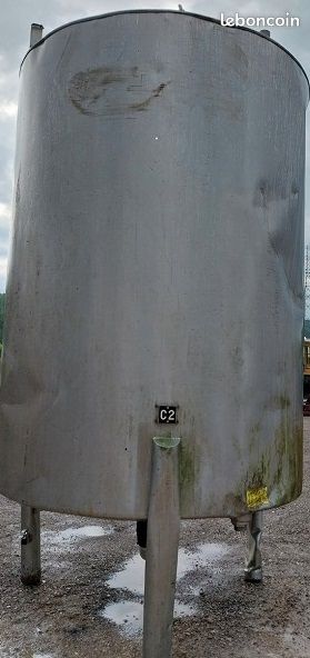 Citerne Isotherme - Cuve en inox de 10 000 Litres - Ne Craint pas le Gel - Récupérateur d'Eau de Pluie (image 4)