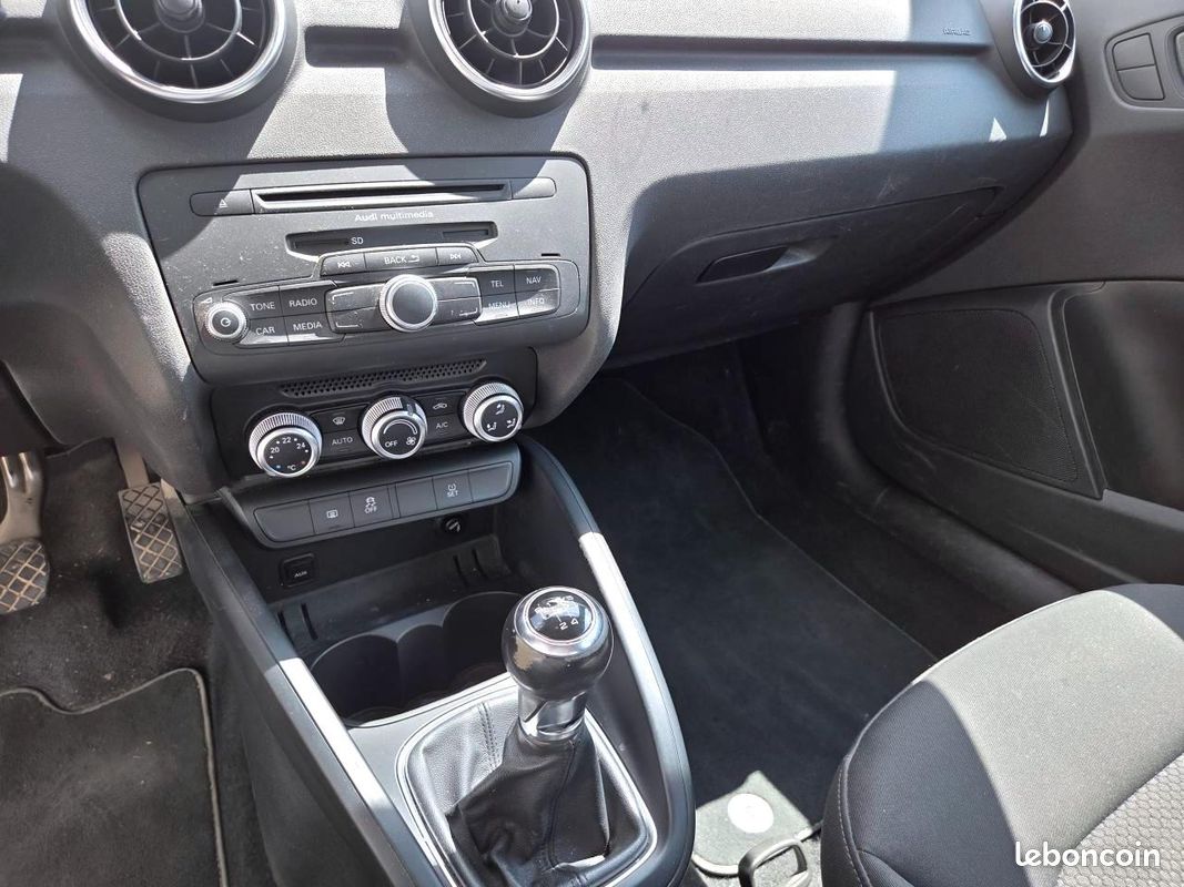 AUDI A1 Sportback 1.6 TDi DPF - 90 - Start/Stop SPORTBACK Ambiente PHASE 1 (image 23)