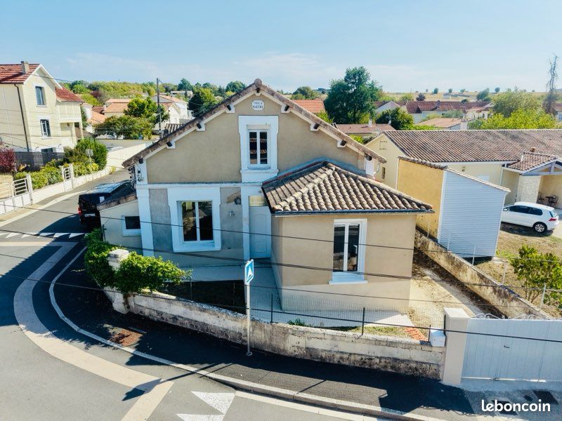 Maison 5 pièces 93 m² · à Ruelle-sur-Touvre · 93 m² · 185 000 €