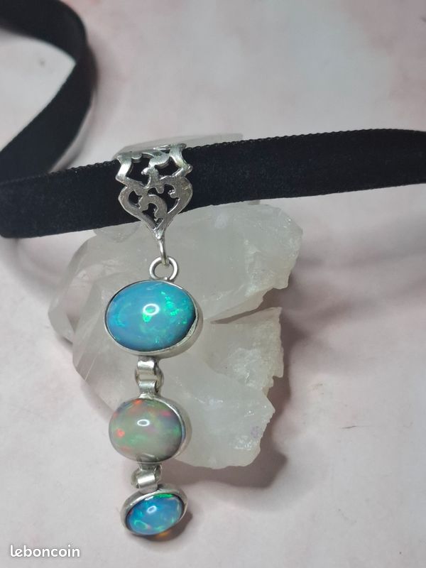 Opale blanche taille ronde 29,77 carats, Éthiopie